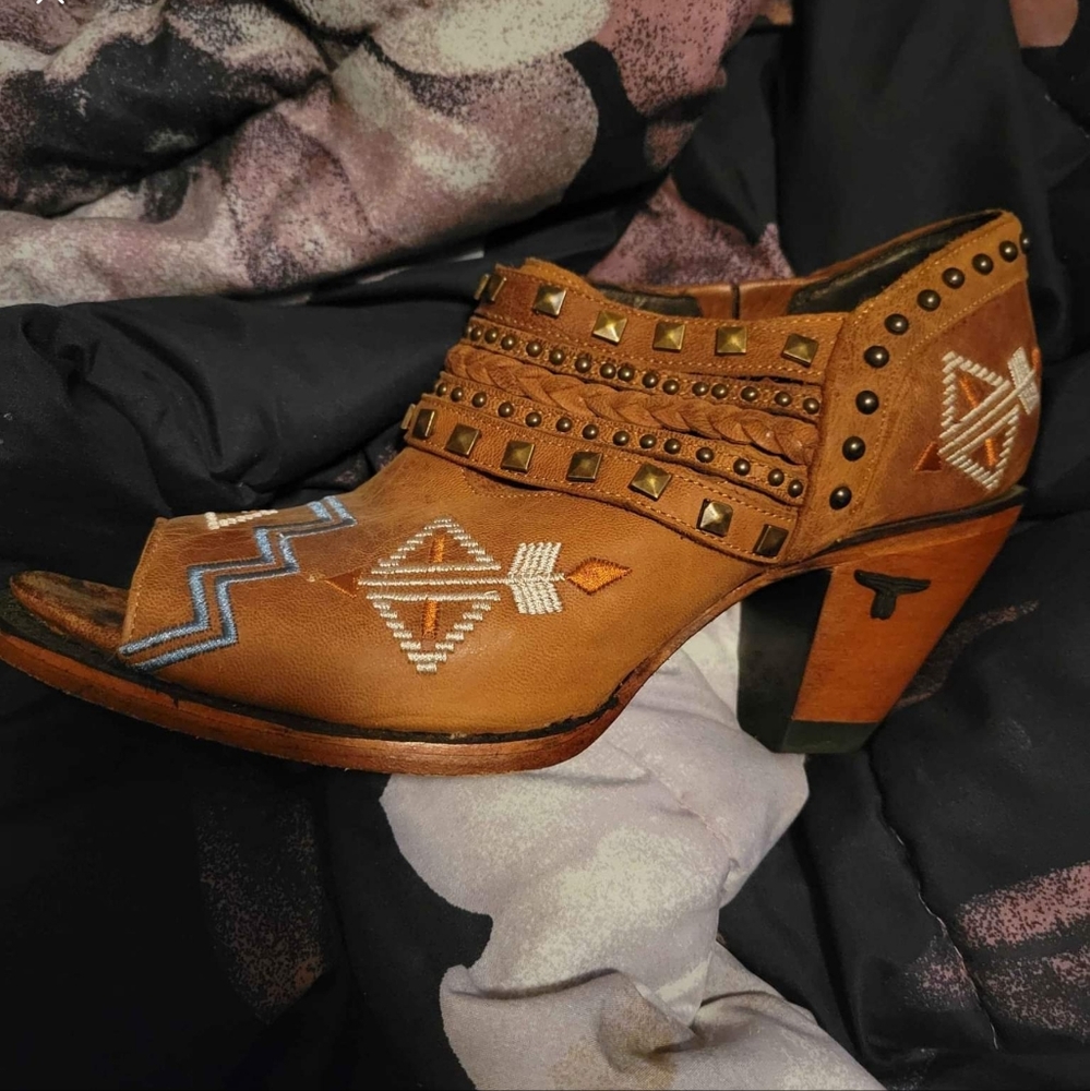 Open toe Lane booties - Picture 4 of 4